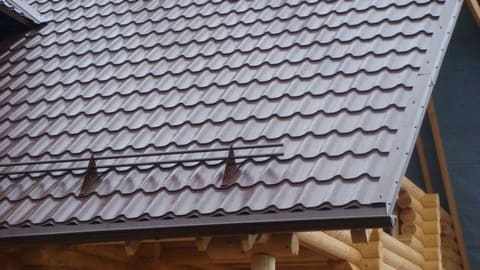 металлочерепица на крыше